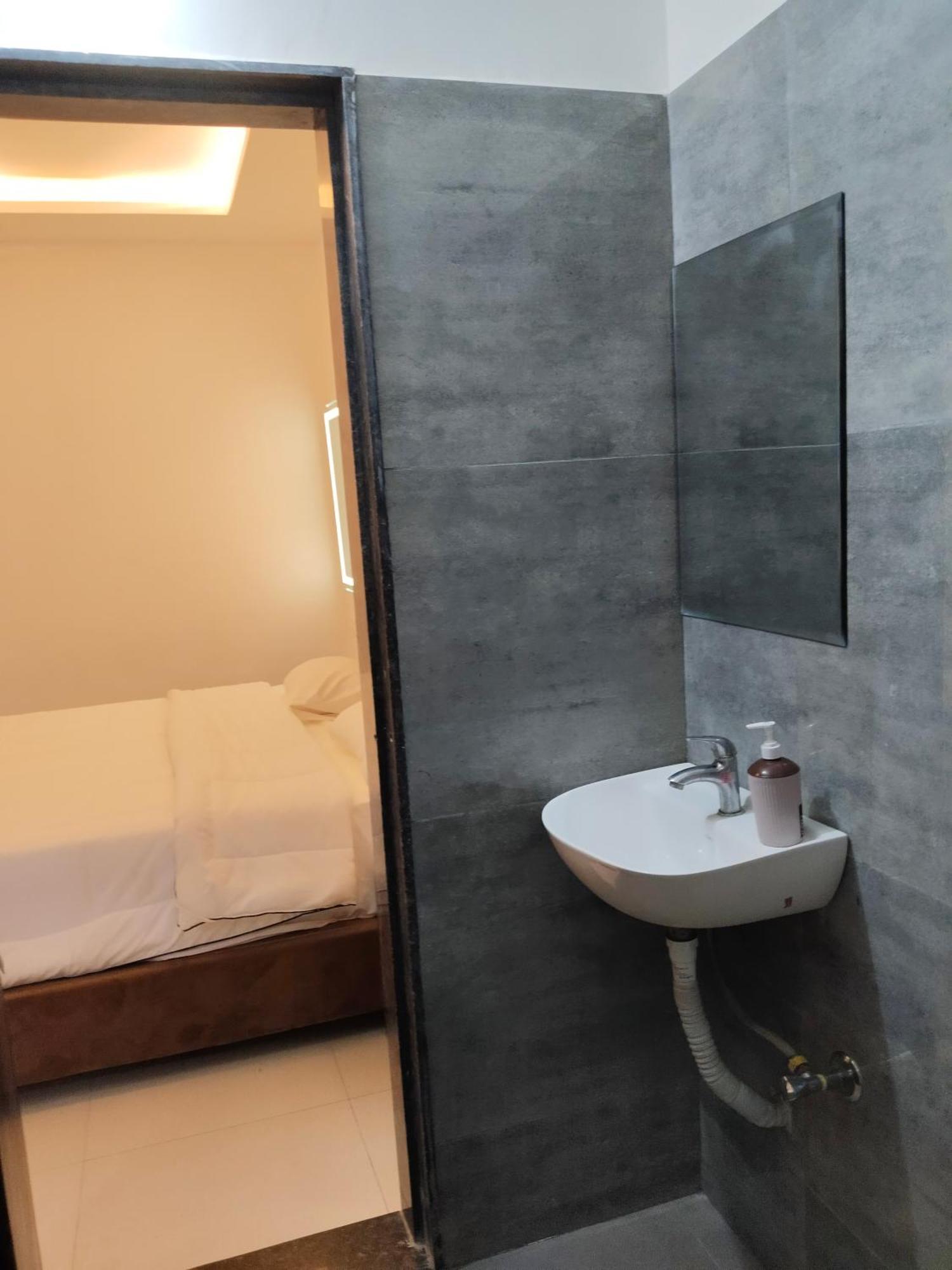 Hotel Kiwi Inn Vijaynagar Scheme 78 Indore Extérieur photo