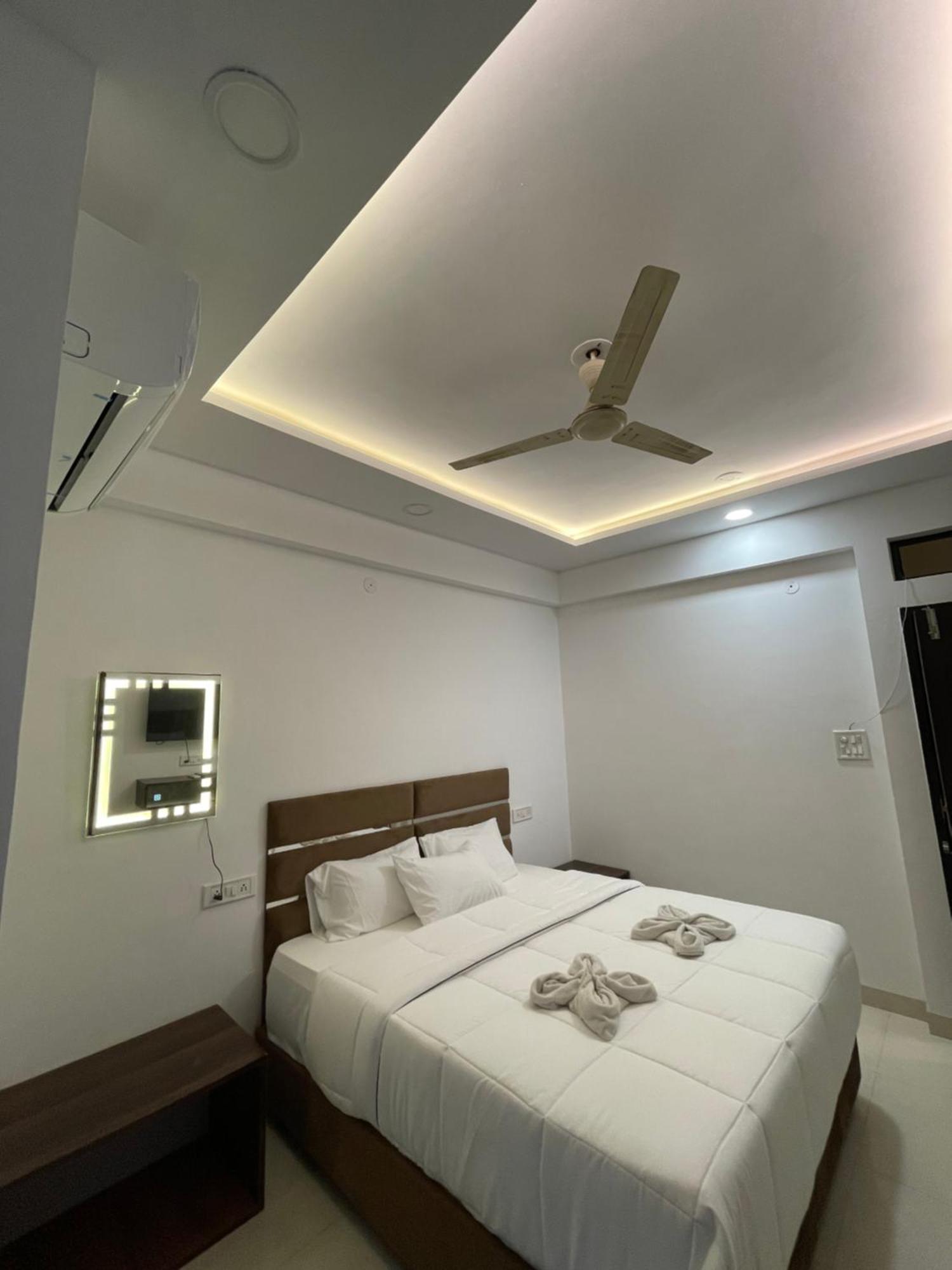 Hotel Kiwi Inn Vijaynagar Scheme 78 Indore Extérieur photo