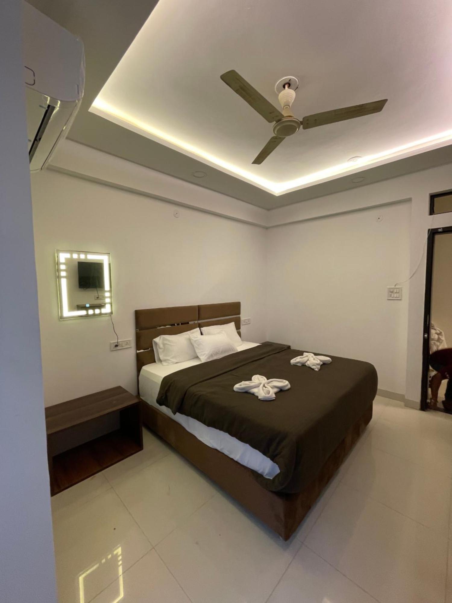 Hotel Kiwi Inn Vijaynagar Scheme 78 Indore Extérieur photo