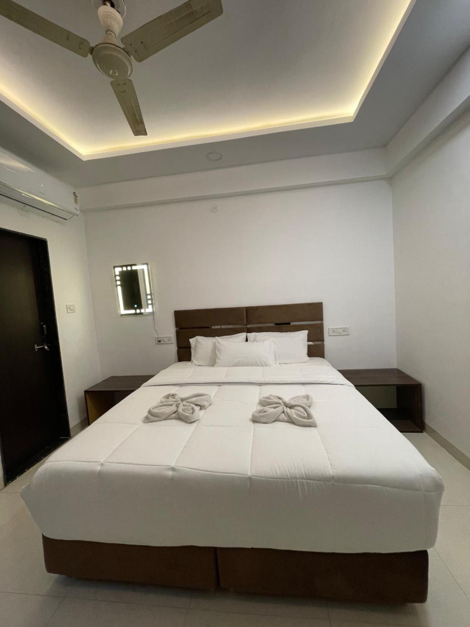 Hotel Kiwi Inn Vijaynagar Scheme 78 Indore Extérieur photo