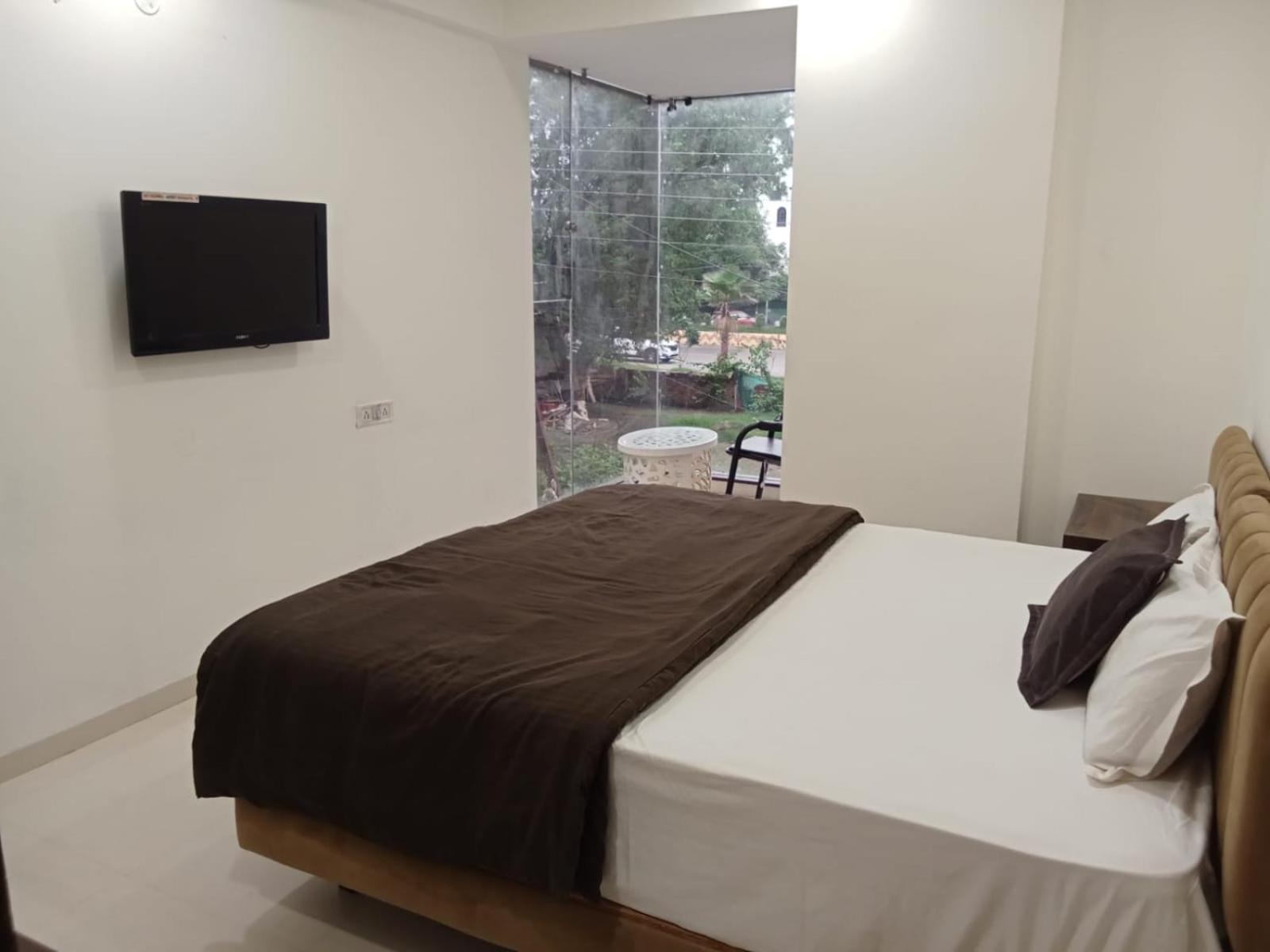 Hotel Kiwi Inn Vijaynagar Scheme 78 Indore Extérieur photo
