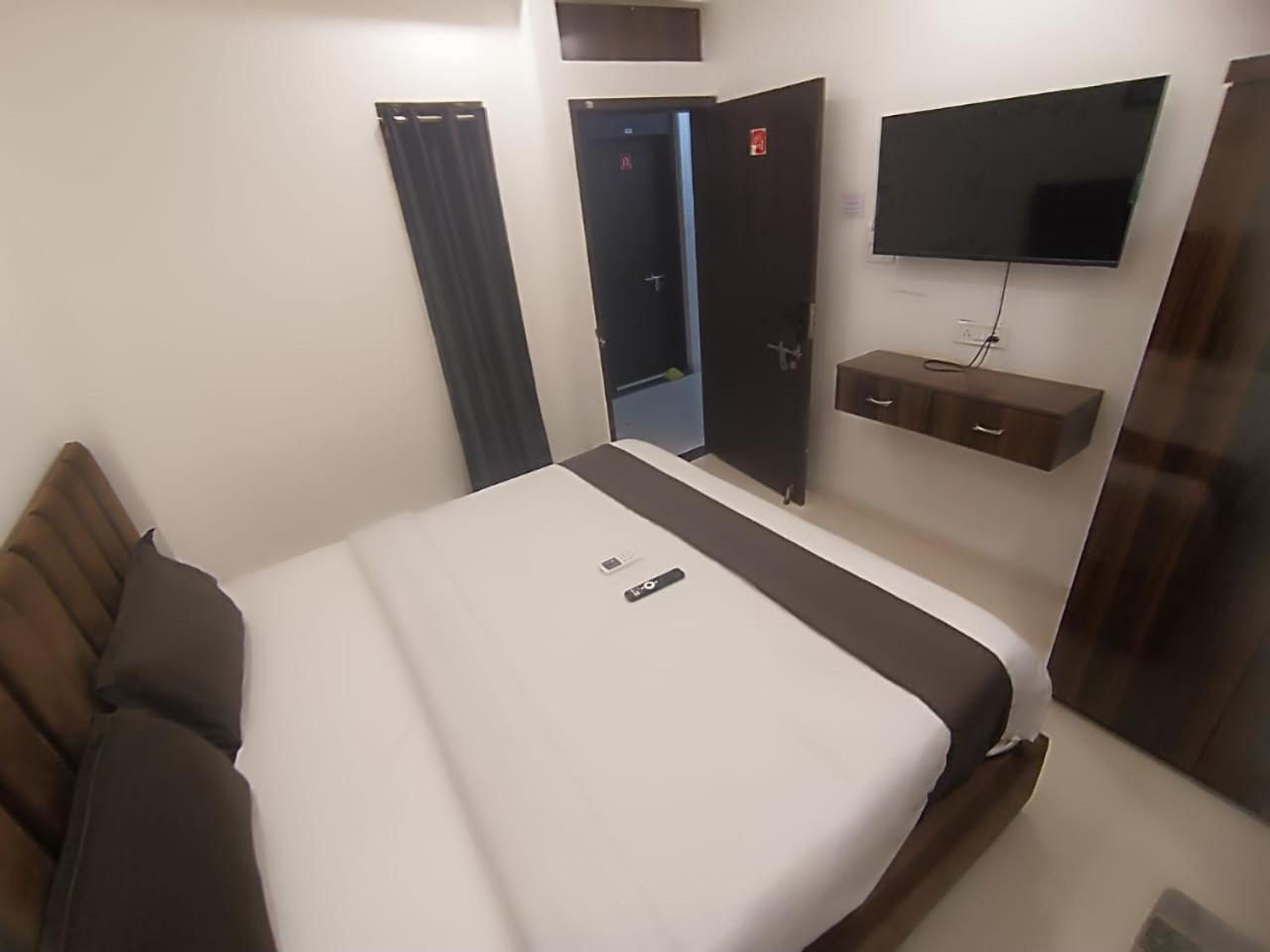 Hotel Kiwi Inn Vijaynagar Scheme 78 Indore Extérieur photo