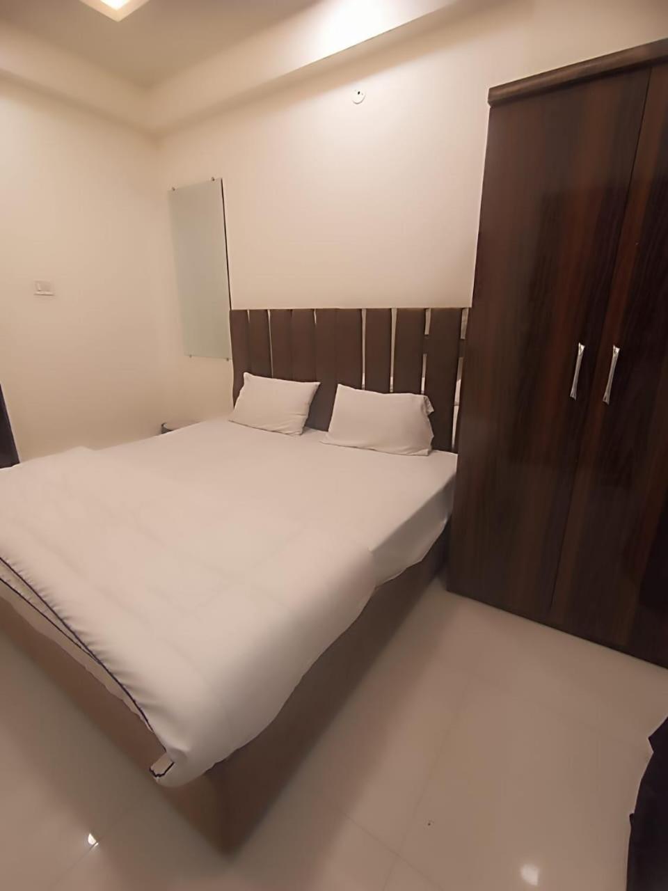 Hotel Kiwi Inn Vijaynagar Scheme 78 Indore Extérieur photo