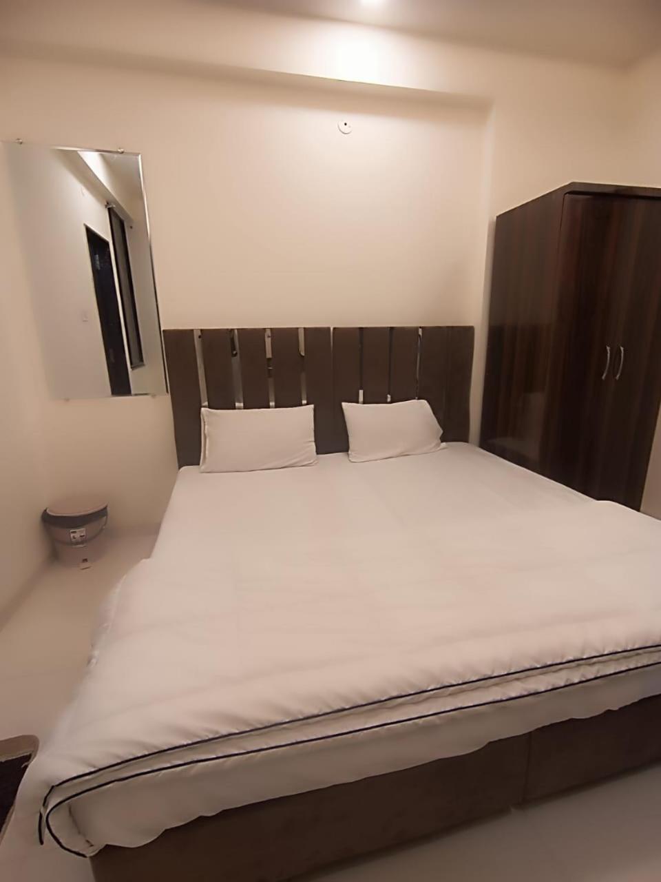 Hotel Kiwi Inn Vijaynagar Scheme 78 Indore Extérieur photo