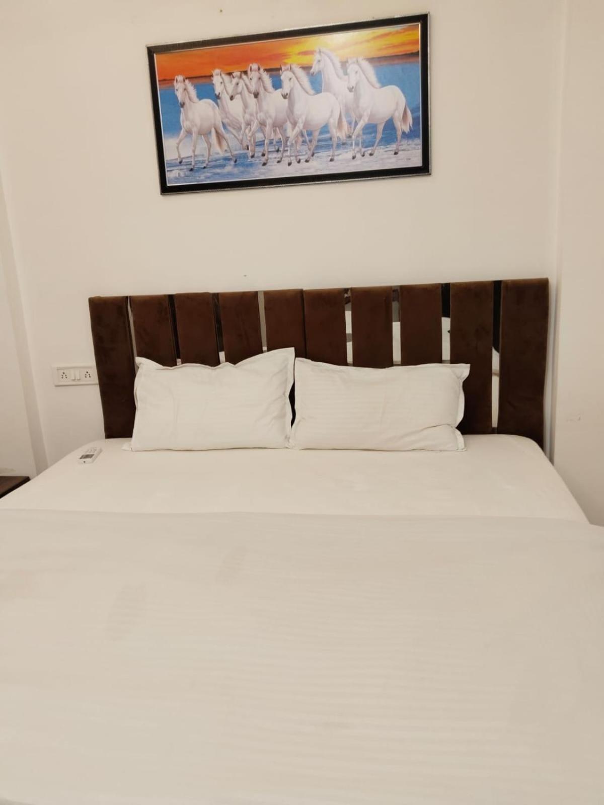 Hotel Kiwi Inn Vijaynagar Scheme 78 Indore Extérieur photo