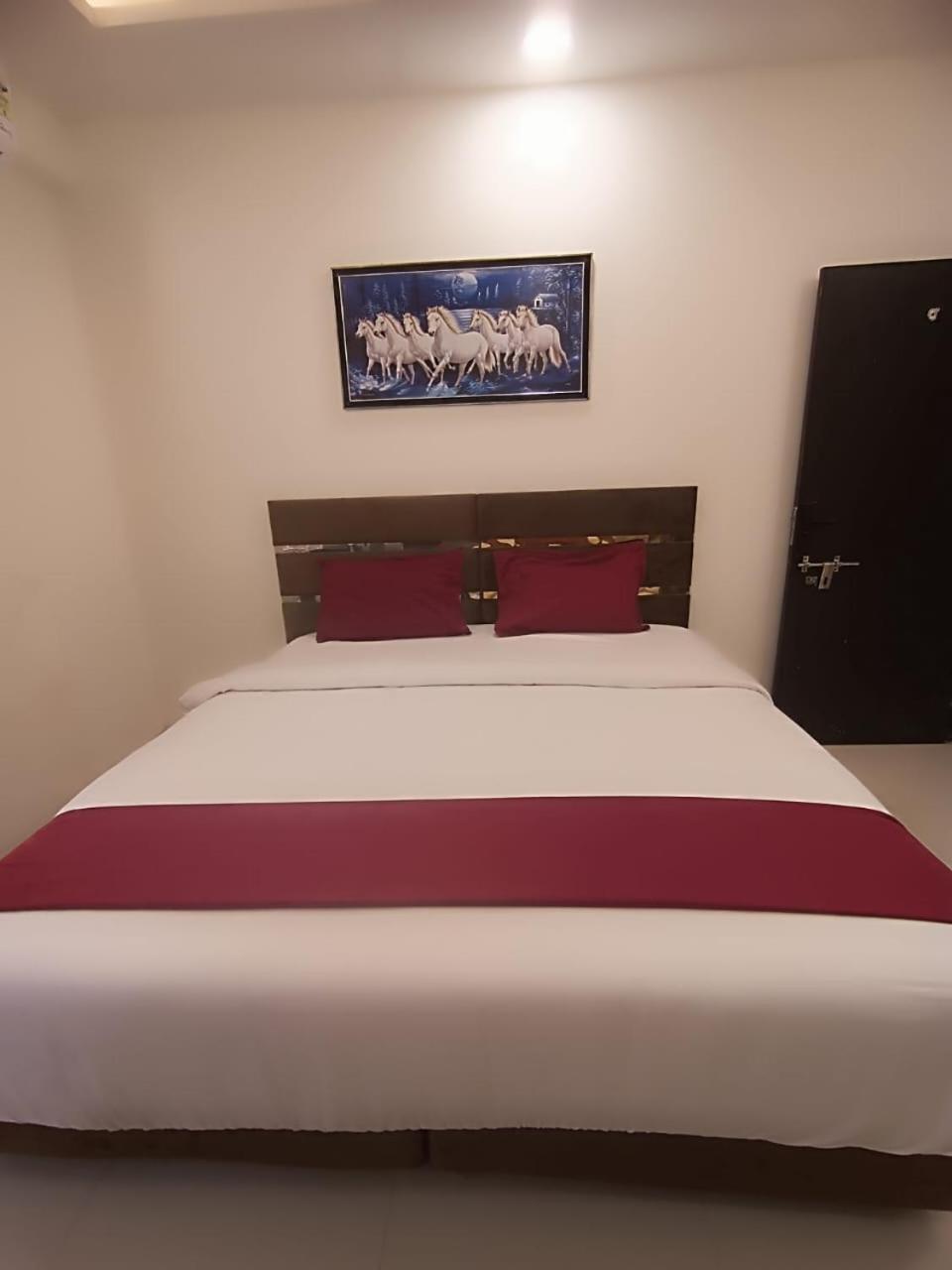 Hotel Kiwi Inn Vijaynagar Scheme 78 Indore Extérieur photo