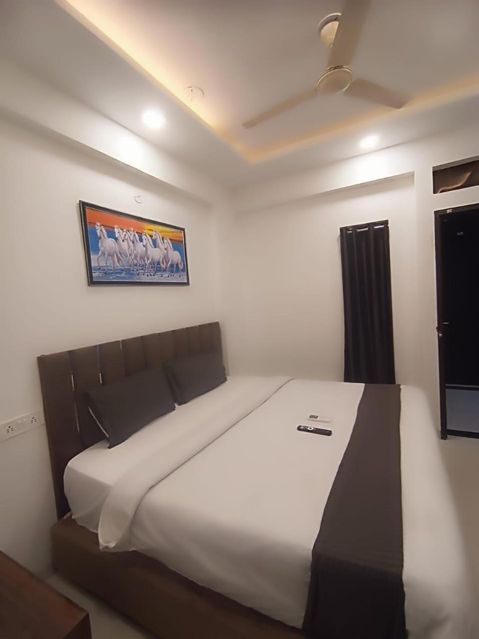 Hotel Kiwi Inn Vijaynagar Scheme 78 Indore Extérieur photo