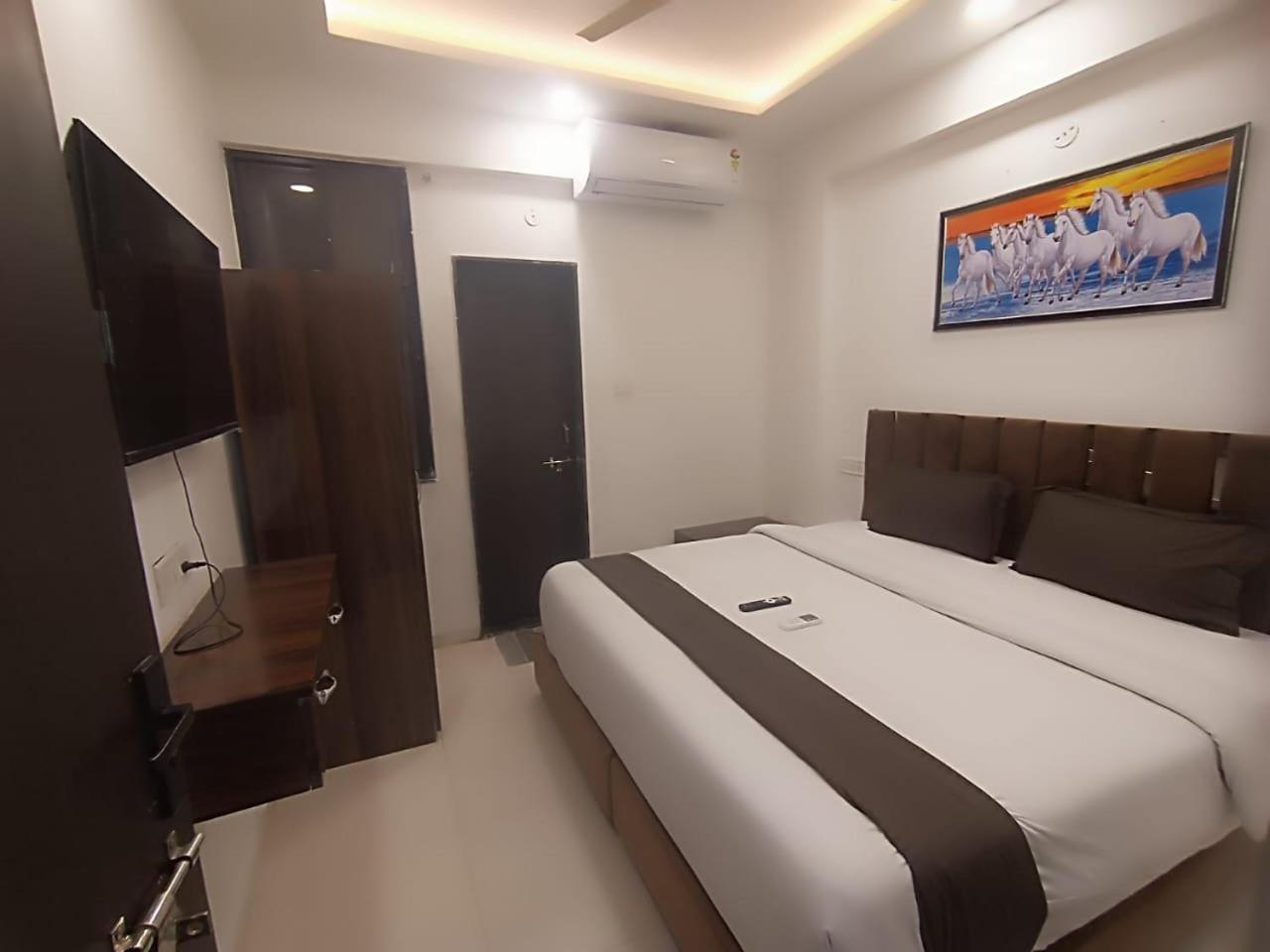 Hotel Kiwi Inn Vijaynagar Scheme 78 Indore Extérieur photo