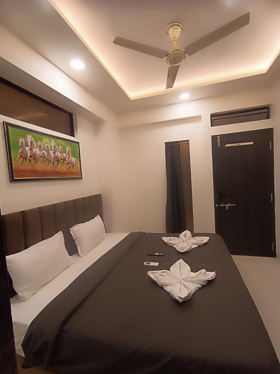 Hotel Kiwi Inn Vijaynagar Scheme 78 Indore Extérieur photo