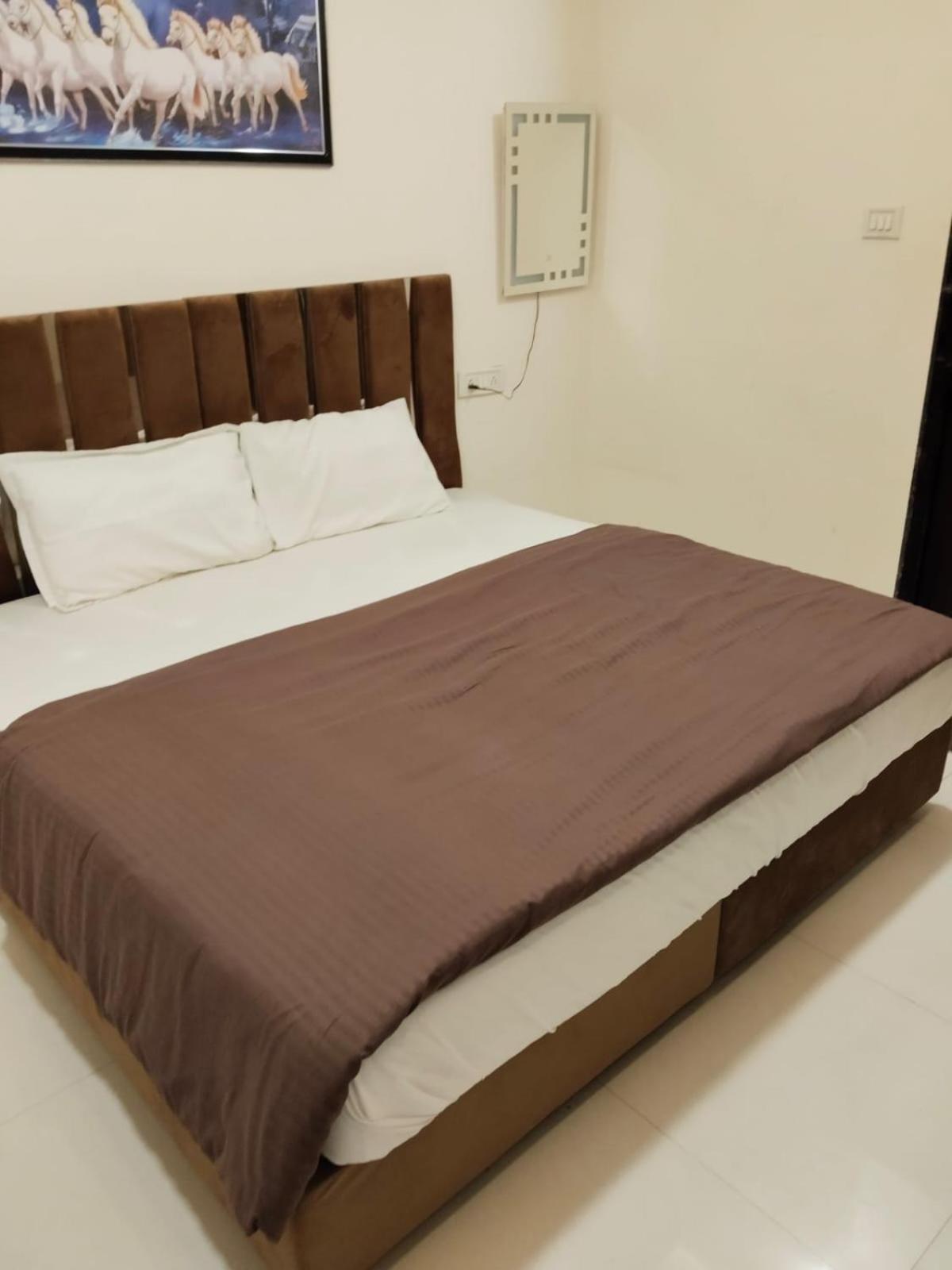 Hotel Kiwi Inn Vijaynagar Scheme 78 Indore Extérieur photo